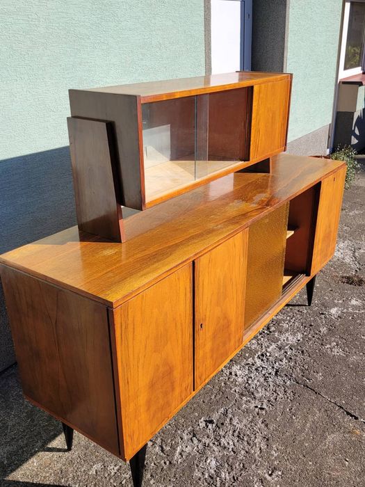 Kredens z lat 70-tych