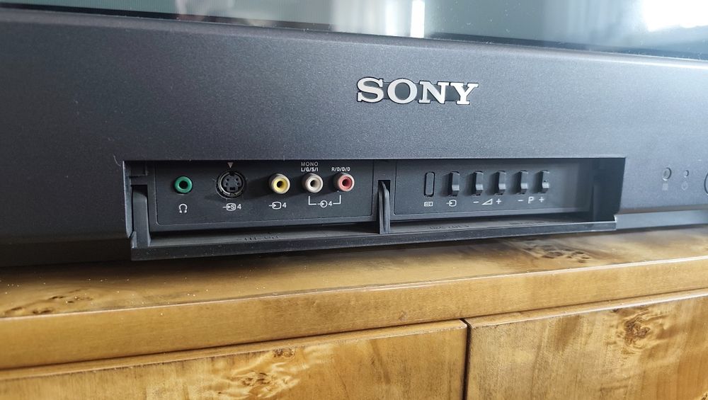 Telewizor CRT Sony WEGA Trinitron 100Hz / do retro konsol
