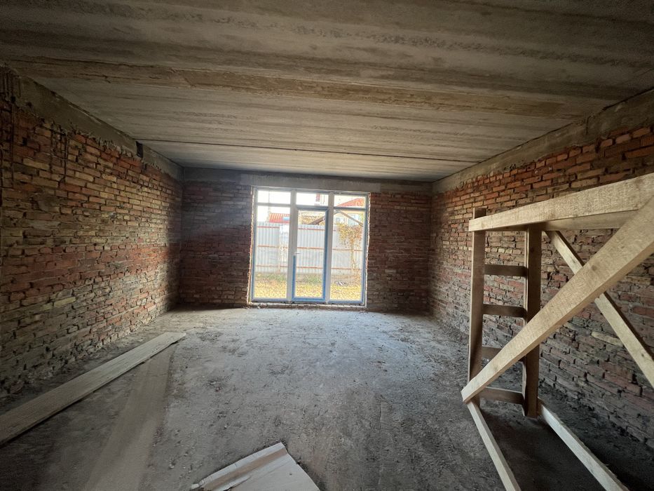 Продам таунхаус в Зарванцях