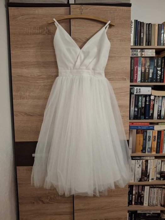 Sukienka biała tiulowa + krótka marynarka