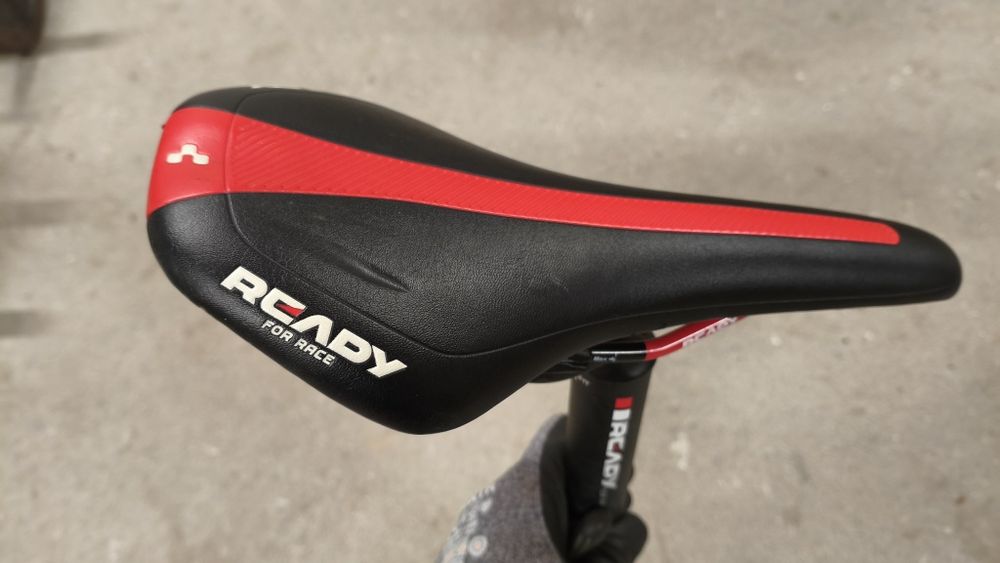 Siodełko READY FOR RACE CUBE plus sztyca