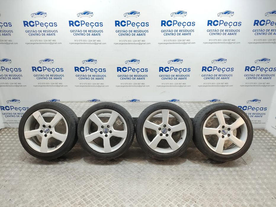 - Conjunto de jantes 17 originais Volvo S40 Mk2 Facelift R-design 7J