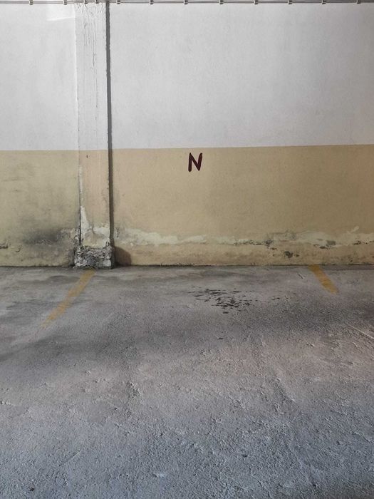 Lugar de garagem nas Antas - Praça Afonso Pinto de Magalhães