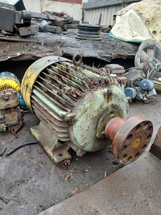 Продам Электро двигатель 30 кВт