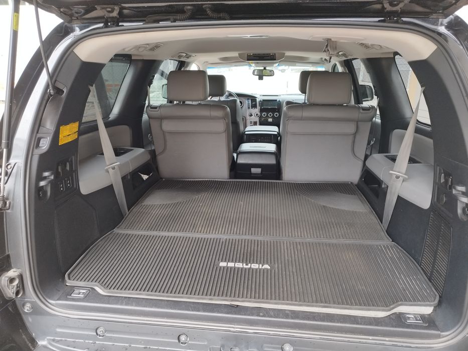 Toyota Sequoia Platinum 4x4