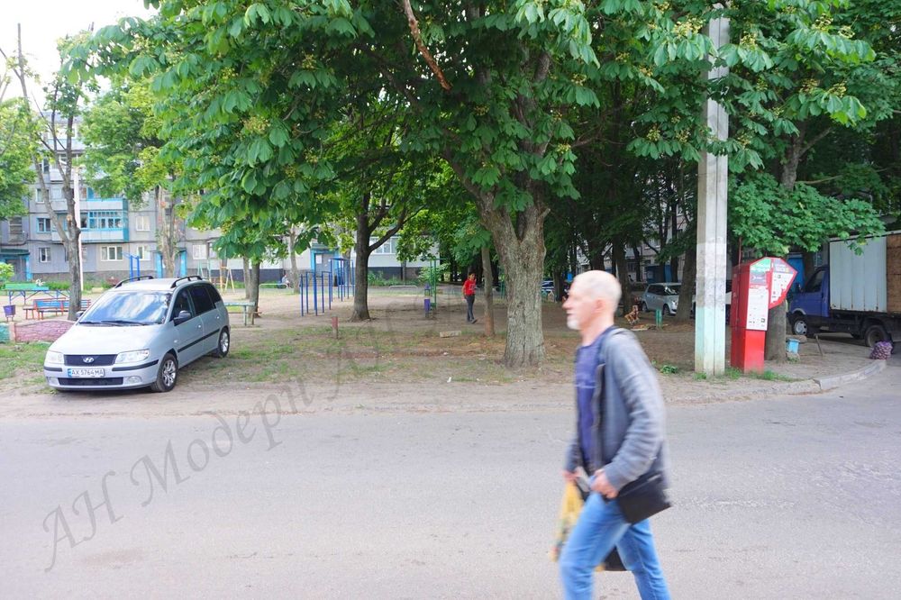 Чудова крамничка на вході до житлового району Харків оренда
