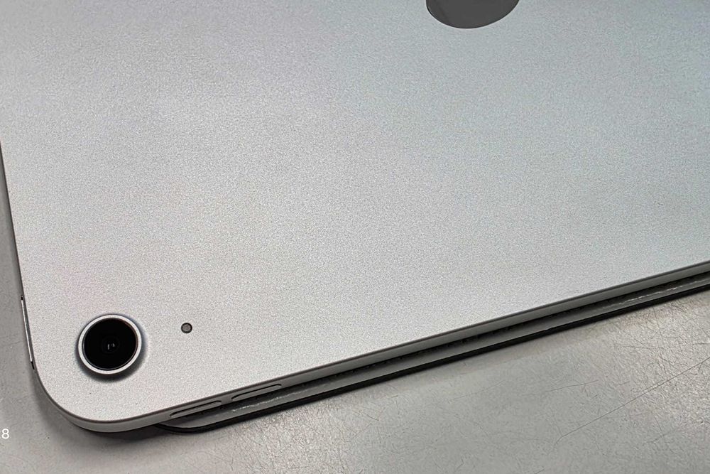 Tablet Apple Ipad 11 2025 ( A16 ) / Gwarancja / Bateria 99% / 52 cykle /  Toruń / Prezent