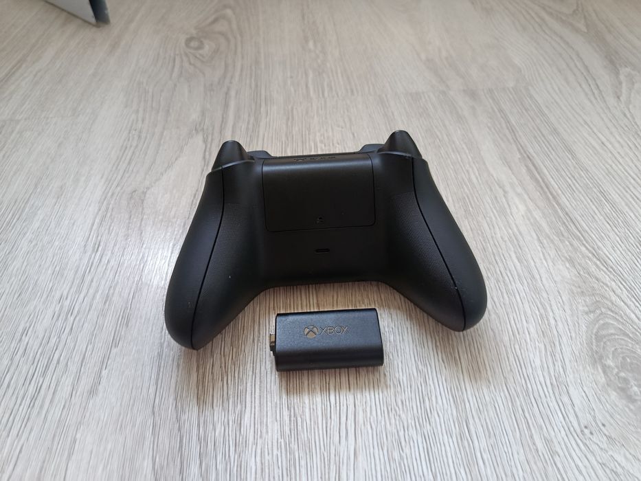 Kontroler Xbox Series X + Akumulator Xbox
