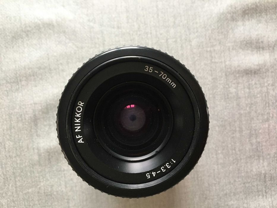 Nikon F-601 analógica + objetiva Nikon 35-70 mm / 3.3-4.5