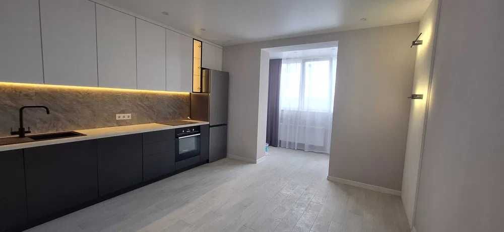 Новая 1 ком. квартира в ЖК Рогатинская Левада  (21098)