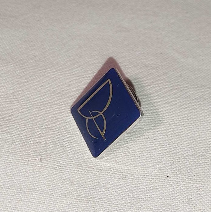 Значок, брошка (1,5х1,5 см) "De"