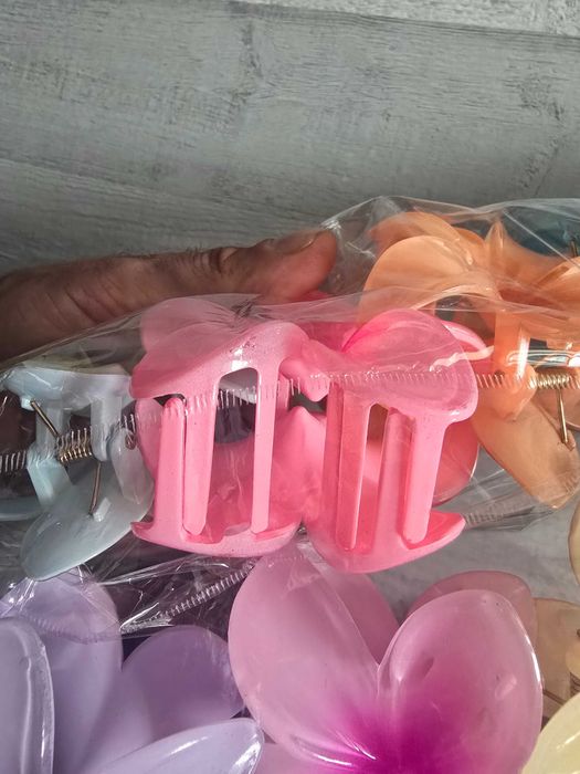 Spinki do włosów  w kształcie  tropikalnych kwiatów Plumerii