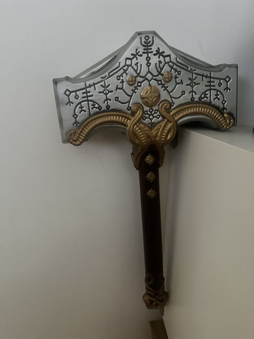 Figura martelo thor
