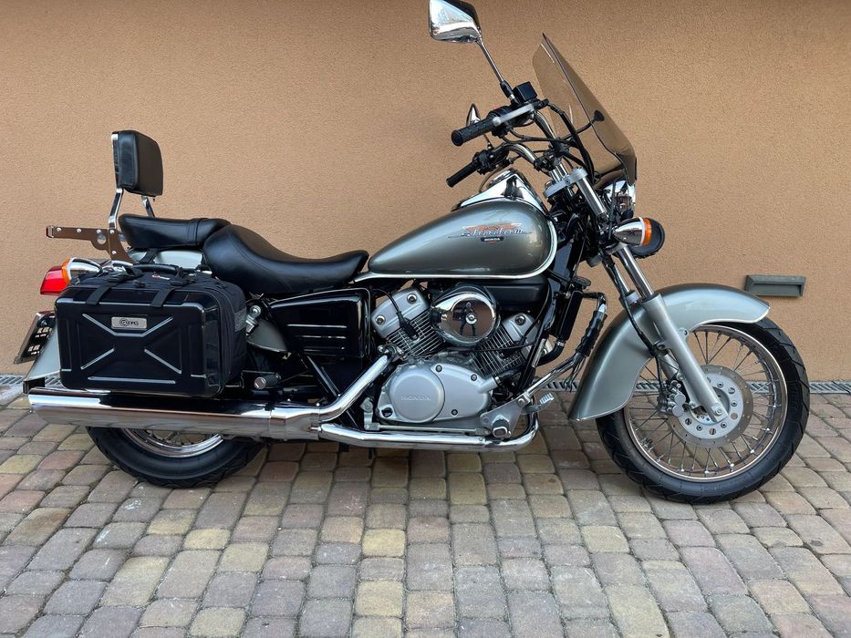 Honda Shadow Honda Shadow VT 125 z Niemiec KAT. B WYPOSAŻONY ideał