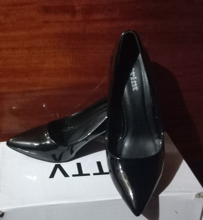 Туфлі на шпильках