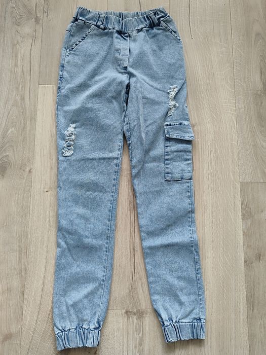 Spodnie jeansy 152