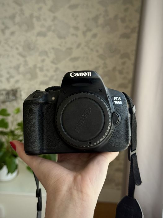Canon 700d + 3 обʼєктиви