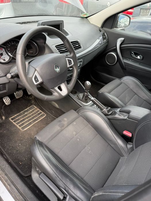 Renault Megane 3 GT Line TEB66 бампер передній