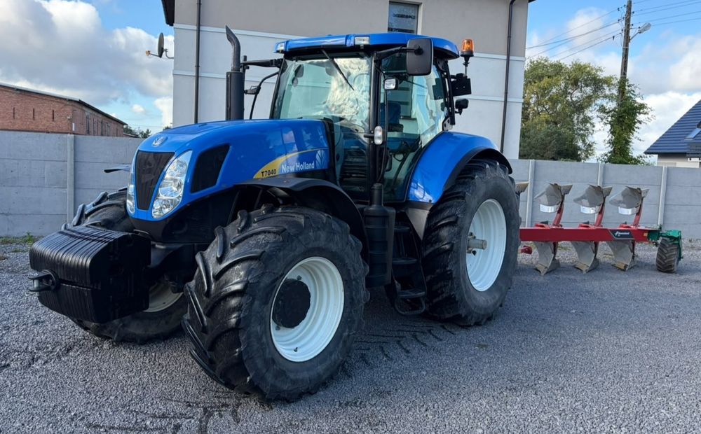Ciągnik New Holland T7040