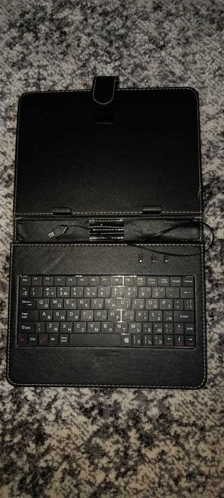 Чохол з клавіатурою для планшету