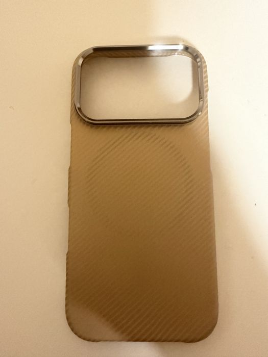 Чохол на айфон 17 про