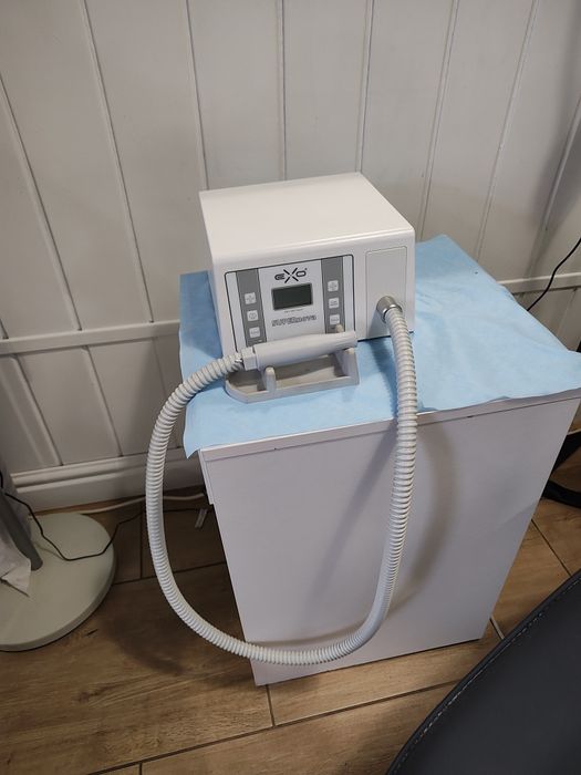 Sprzedam wyposażenie salonu kosmetycznego fotel frezarka lampa biurko