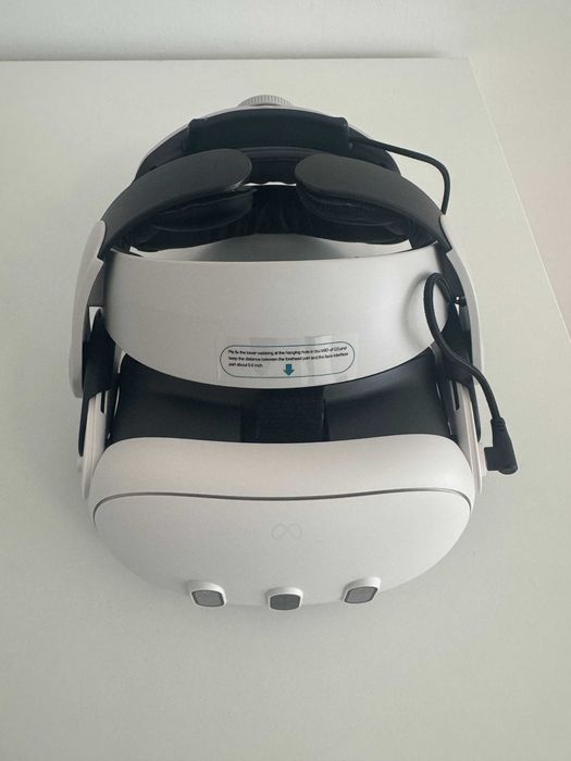 Meta Quest 3 128GB + BOBOVR M3 Pro com bateria + mala rígida