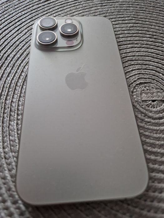 iPhone 16 pro bateria 100%