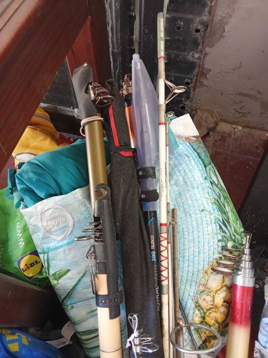 Canas de pesca e carretos