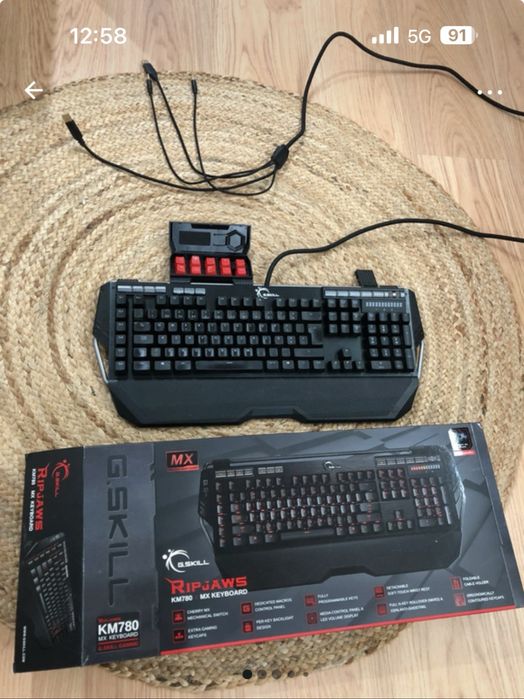 teclado mecânico g.skill ripjaws km780 mx com caixa