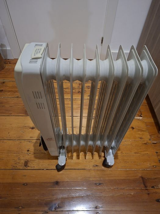 Aquecedor a Óleo Junex 2000W - Bom Funcionamento