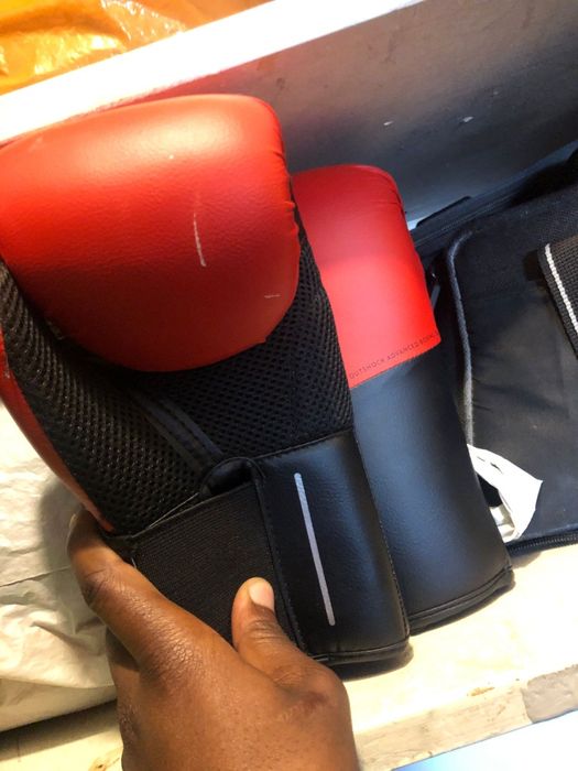 Luva de box nova