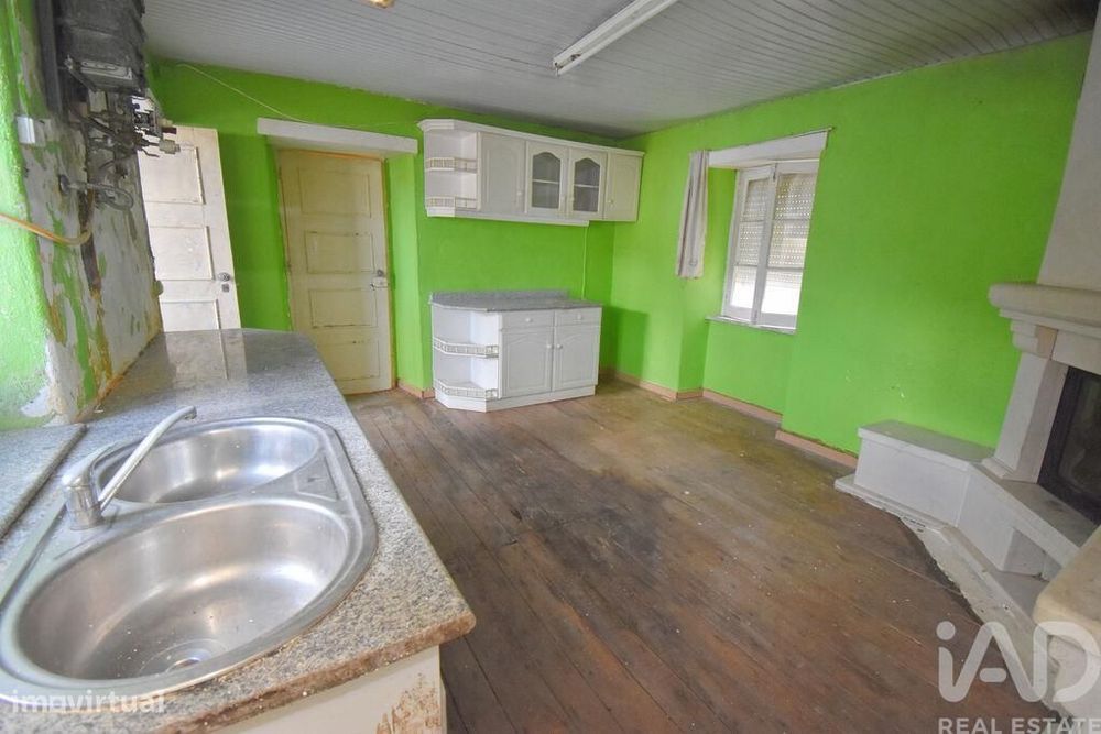 Casa tradicional T3 em Miranda do Corvo de 220,00 m2