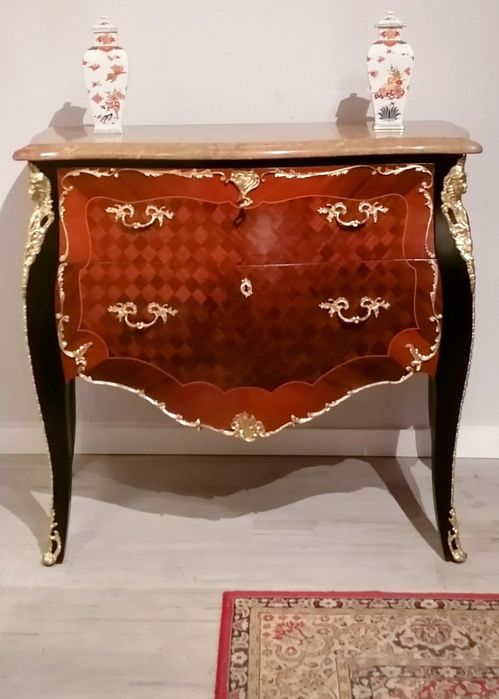 Clássica Antiga Cómoda, Luís XV. Pau-santo e parqueterie. Mármore