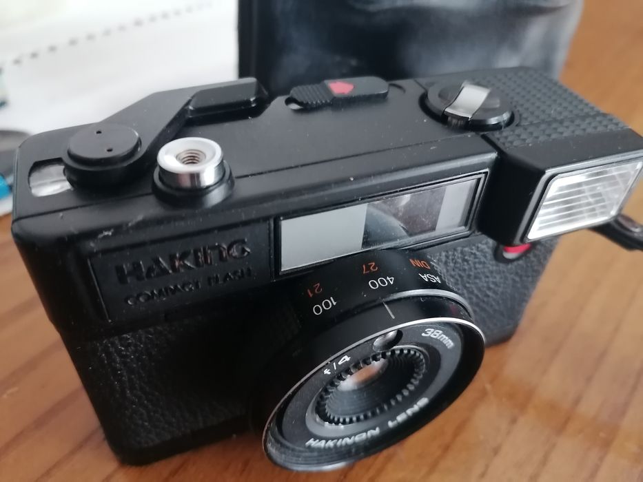 Máquina Fotográfica Analógica "Haking"