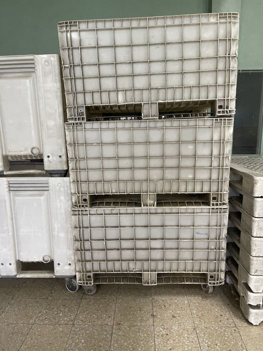 Carrinhos em plastico