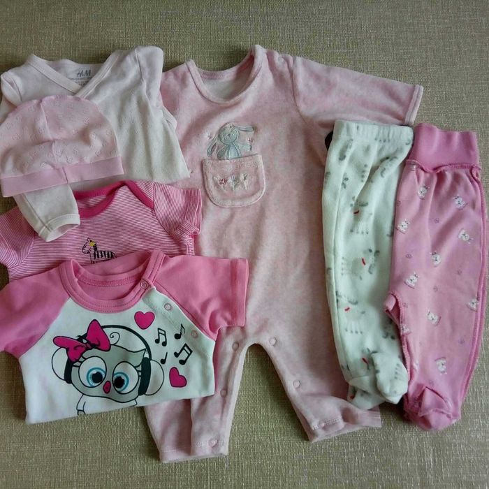 Комплекты одежды на девочку 0-3 месяца