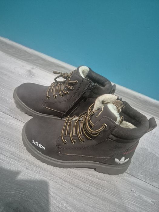 Zimowe buty dla chłopca r.33