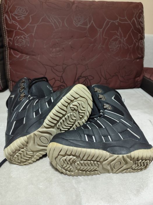 Buty snowboardowe 37