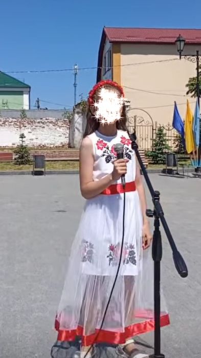 Плаття вишите чеським бісером