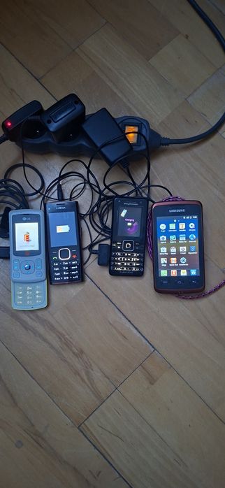 Samsung,nokia,LG,Sony ericsson sprzedam 4 tel.calosc