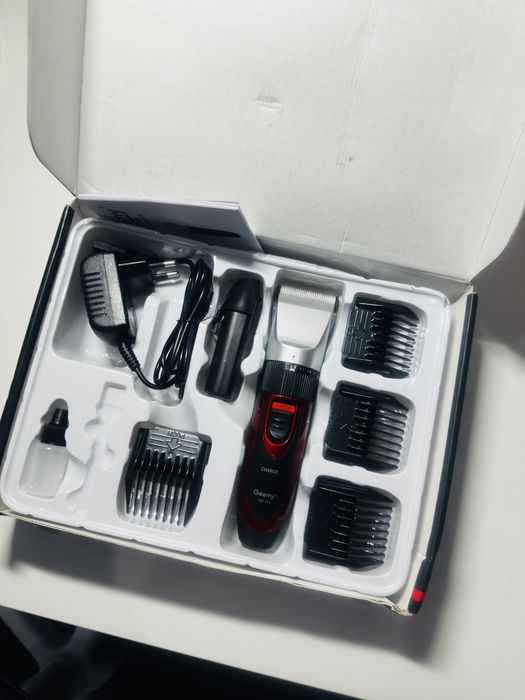 Машинка для стрижки волос Geemy GM-550