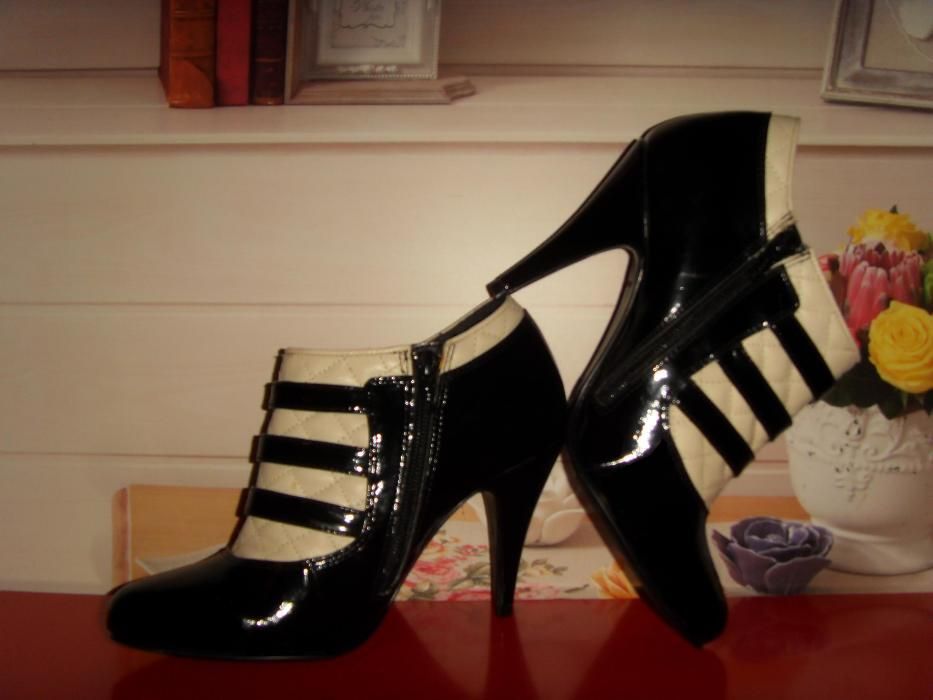 Czarno-Białe Lakierki, Botki, „Neu Look Gorgeous”