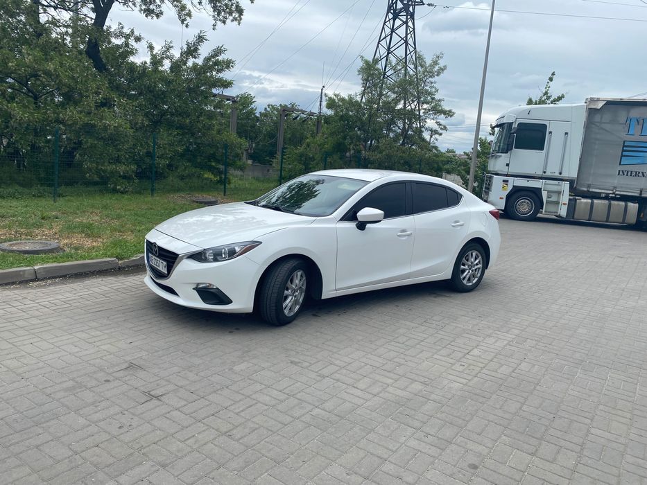 Mazda 3 2016 год
