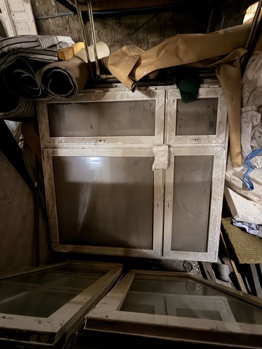 Okna PCV 140 × 140 cm z demontażu – około 40 sztuk