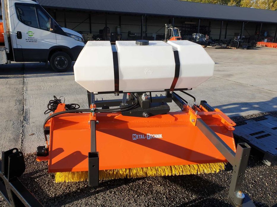 Zamiatarka Metal Technik hydrauliczna z koszem do kostki brukowej 140–240 cm