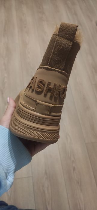 Угги  натуральний замш, тепленькі та легенькі