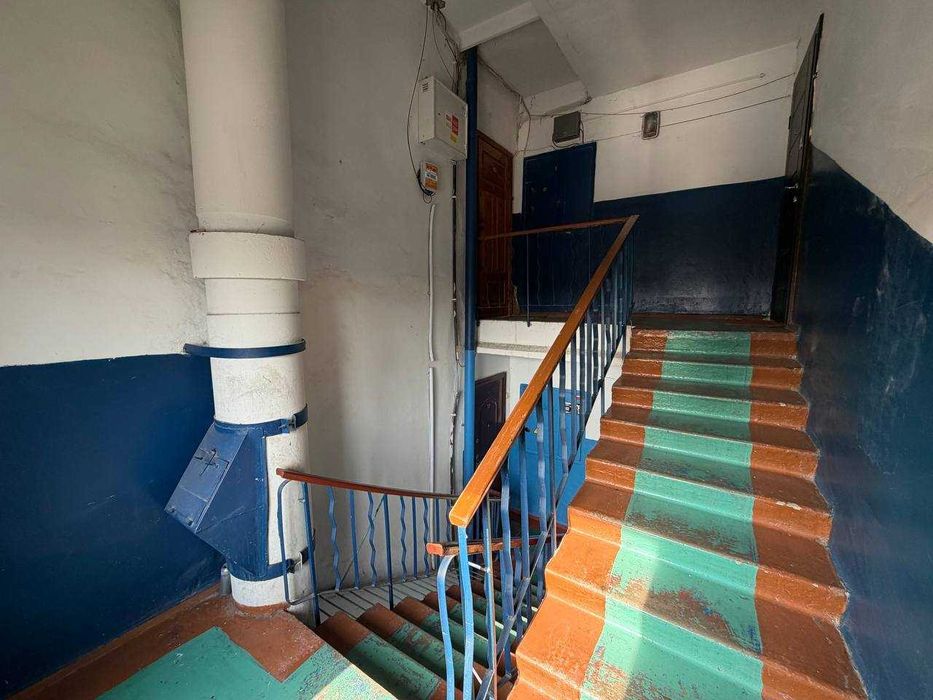 Чотирикімнатна квартира! Роздільне планування, низька ціна!