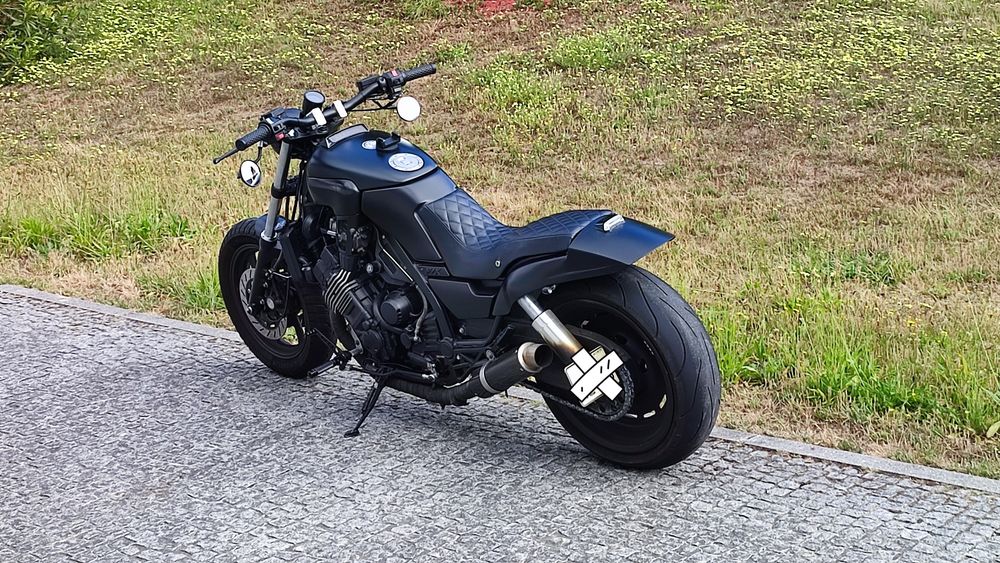 Yamaha fzx 750 customizada