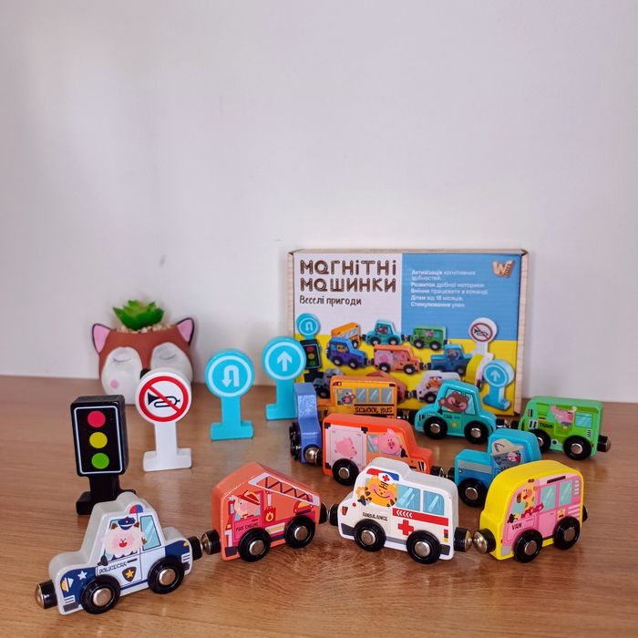 Машинки дерев'яні магнітні,набір дерев'яних магнітних машинок